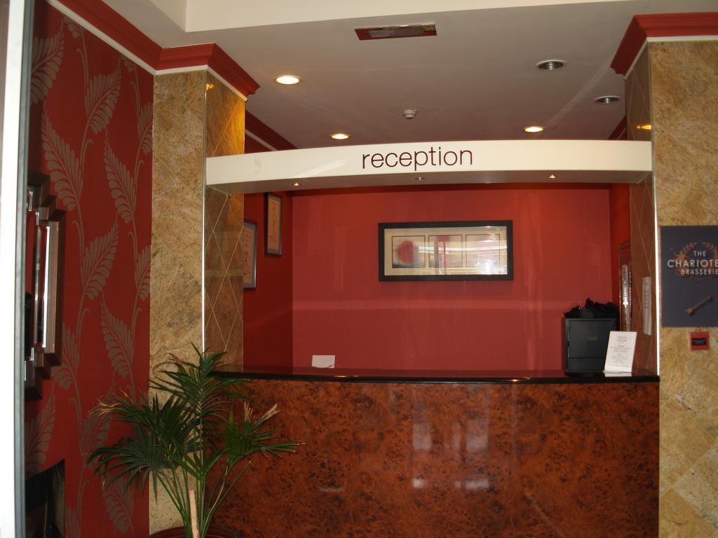 Antonine Hotel Фалькирк Экстерьер фото