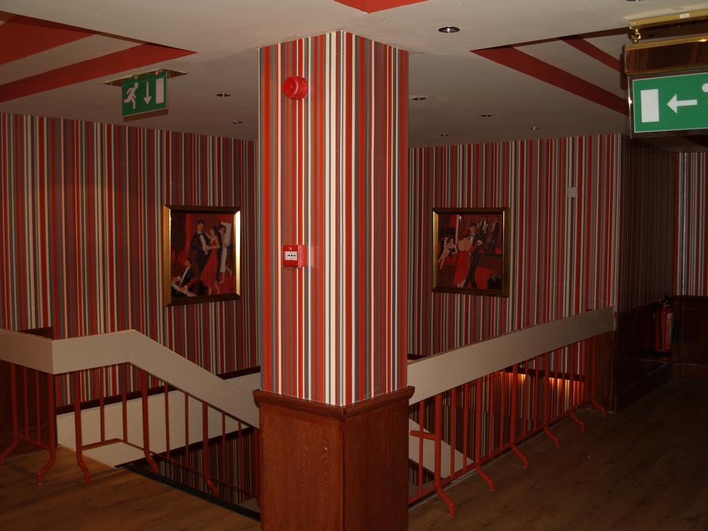 Antonine Hotel Фалькирк Экстерьер фото